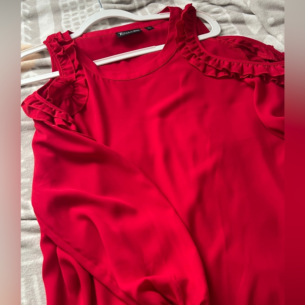 Red Open Shoulder blouse Size Small - Picture 7 of 10